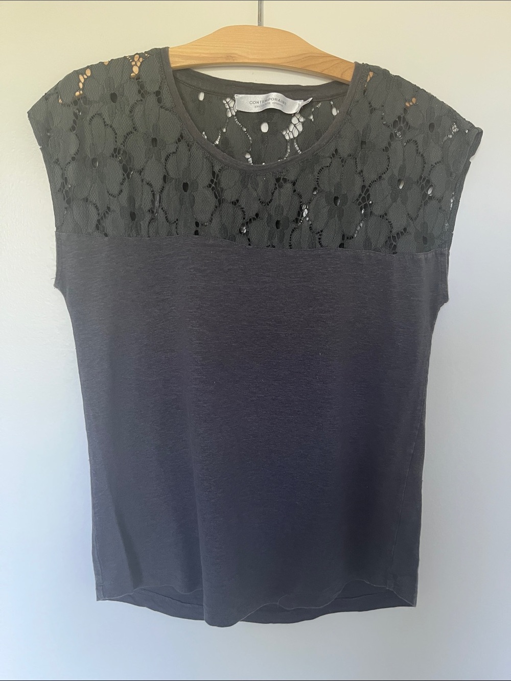 Contemporaine (Simon’s) Linen Lace Yoke Charcoal Cap Sleeve Top, Size Small